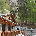 La Ciamusira Hotel
