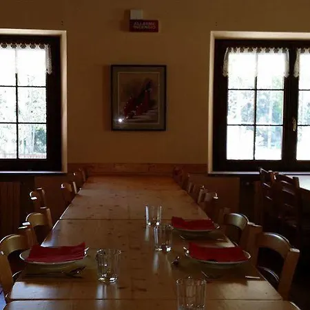 La Ciamusira Hotel *