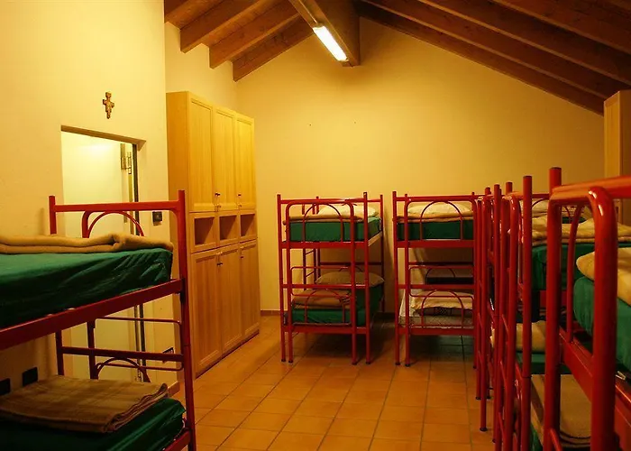 La Ciamusira Hotel *