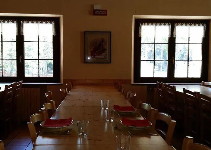 La Ciamusira Hotel *